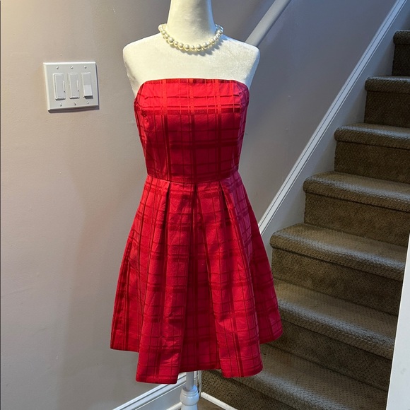 Vineyard Vines Elegant Red Plaid Strapless Dress, Size 4 - Picture 1 of 3